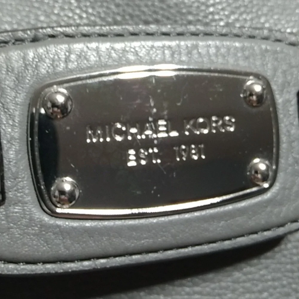 Michael Kors Extra Large Duffle Bag Tote Carry On Bag Gently Used - Picture 2 of 16